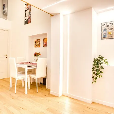 Walk To Navigli - Via Gola - 2 Bedrooms Apartment Milan